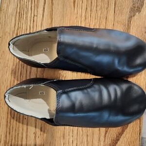 Girls dance shoes. Size 13